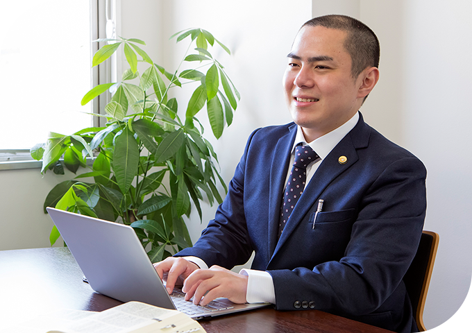 弁護士 秋山 朋毅